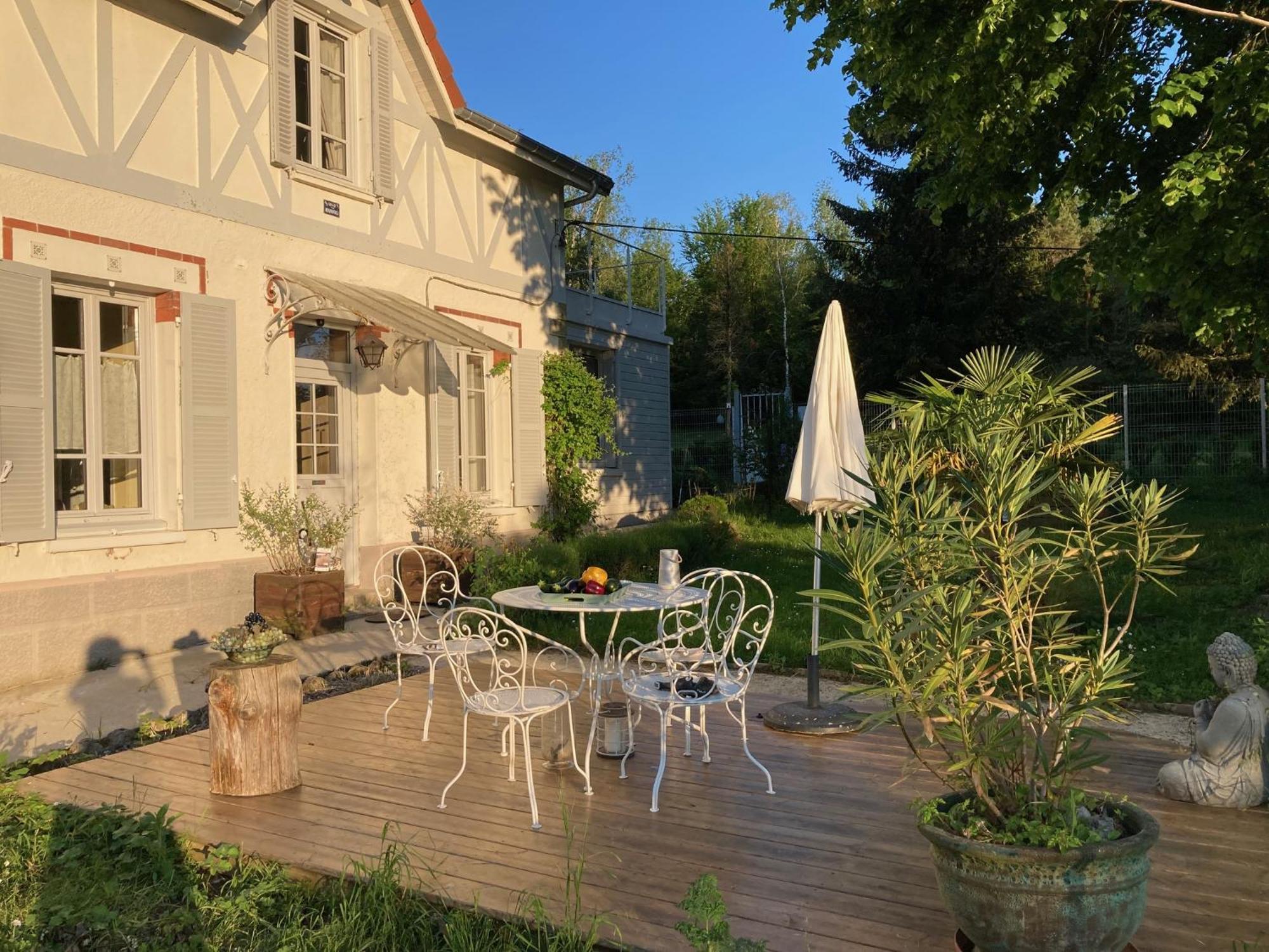 "Aux Chants Des Oiseaux" Domaine De La Renardiere Les Grandes-Loges Exteriör bild