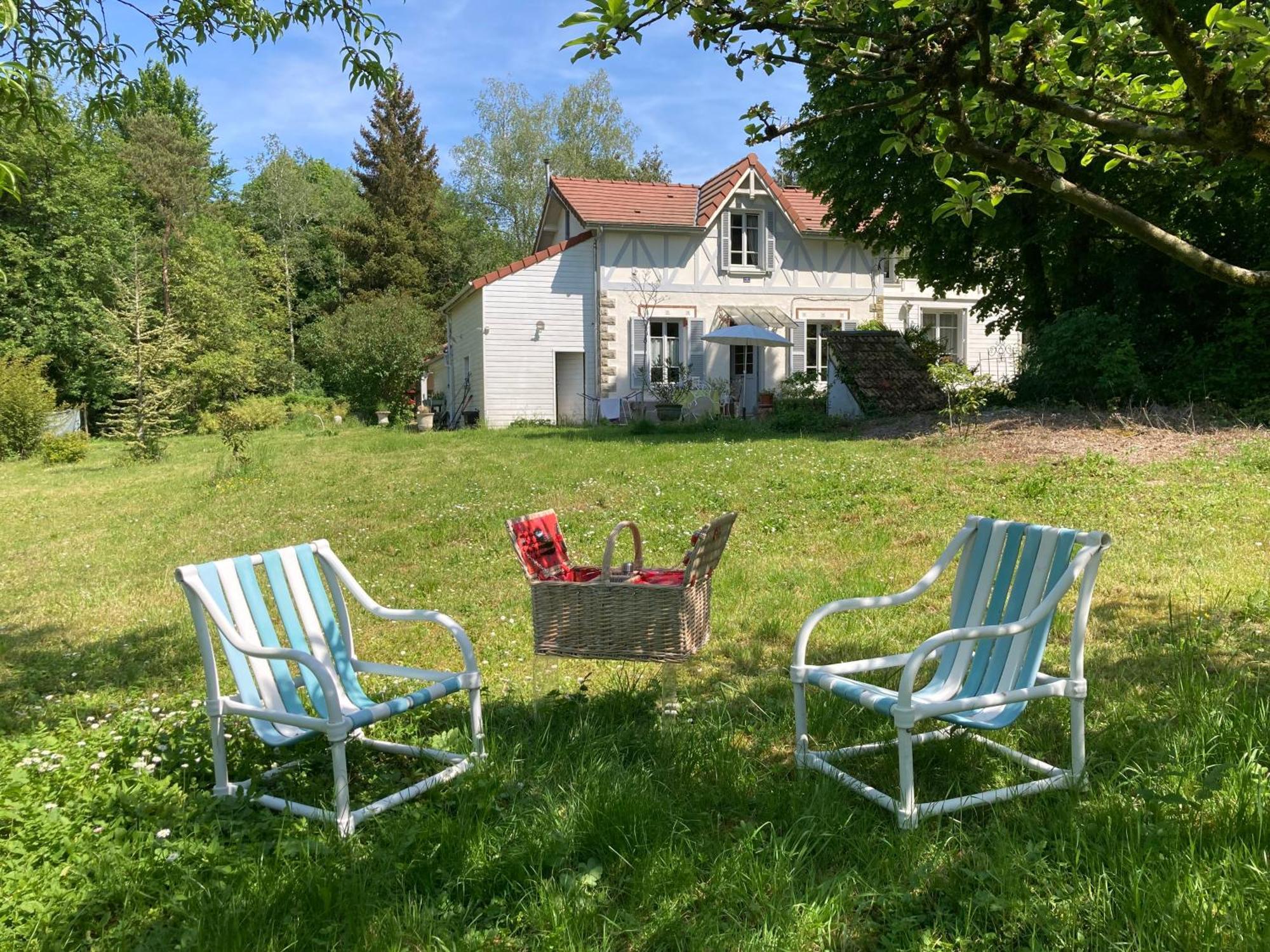 "Aux Chants Des Oiseaux" Domaine De La Renardiere Les Grandes-Loges Exteriör bild